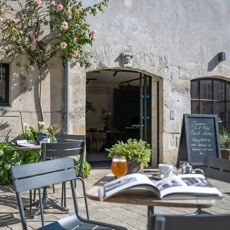 Le Saint-nicolas Hotel 4*