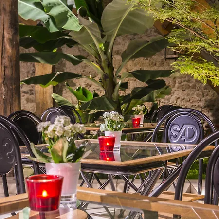 Le Saint-nicolas Hotel