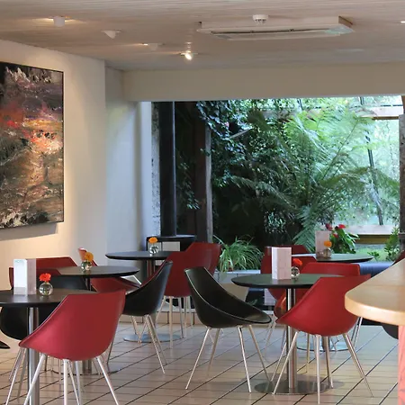 Le Saint-nicolas 4* לה רושל