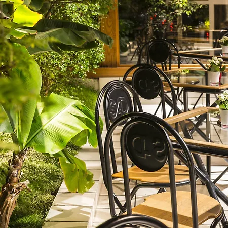 Le Saint-nicolas 4* לה רושל