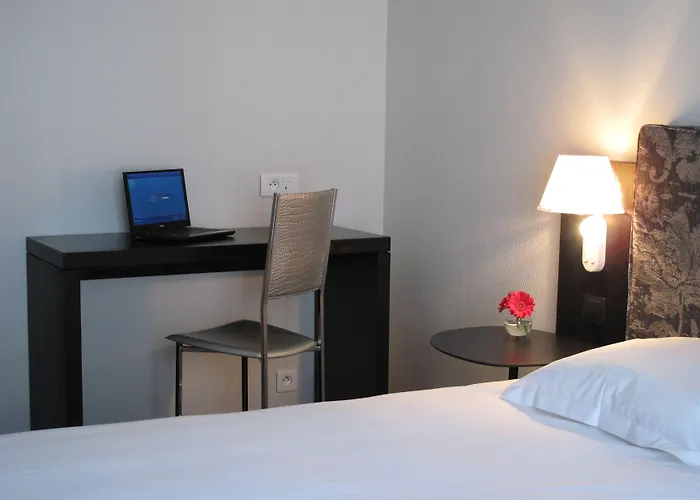 Le Saint-nicolas Hotel 4*